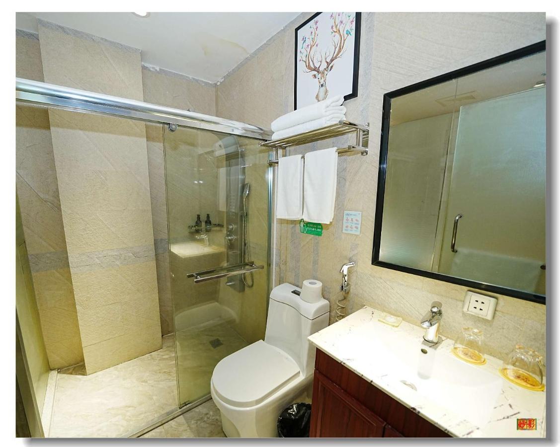Pristine 1 Manila Bagian luar foto