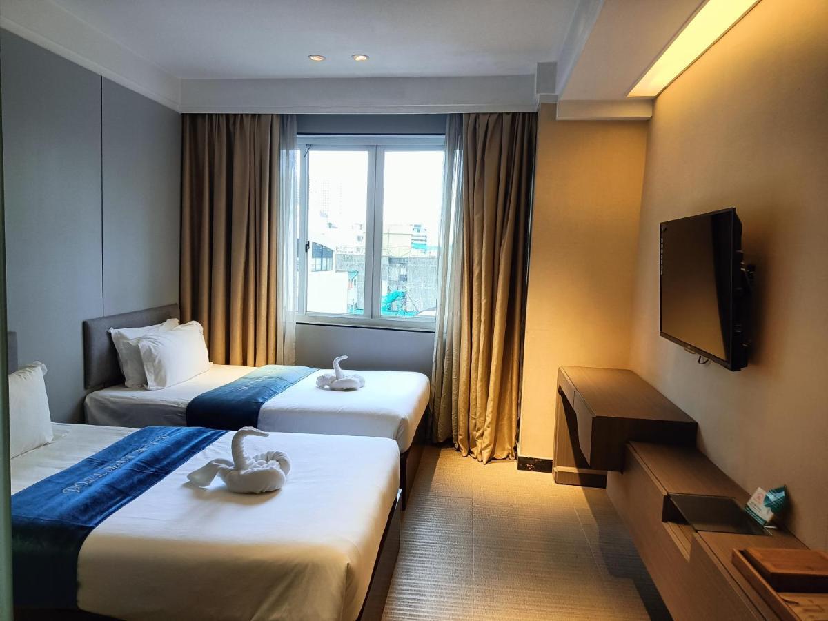 Pristine 1 Manila Bagian luar foto