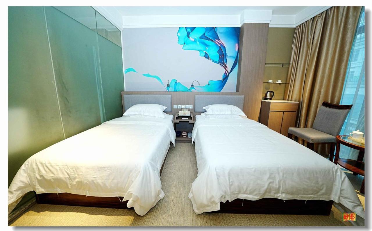 Pristine 1 Manila Bagian luar foto