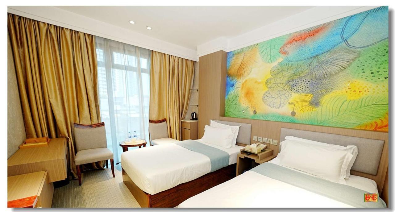 Pristine 1 Manila Bagian luar foto