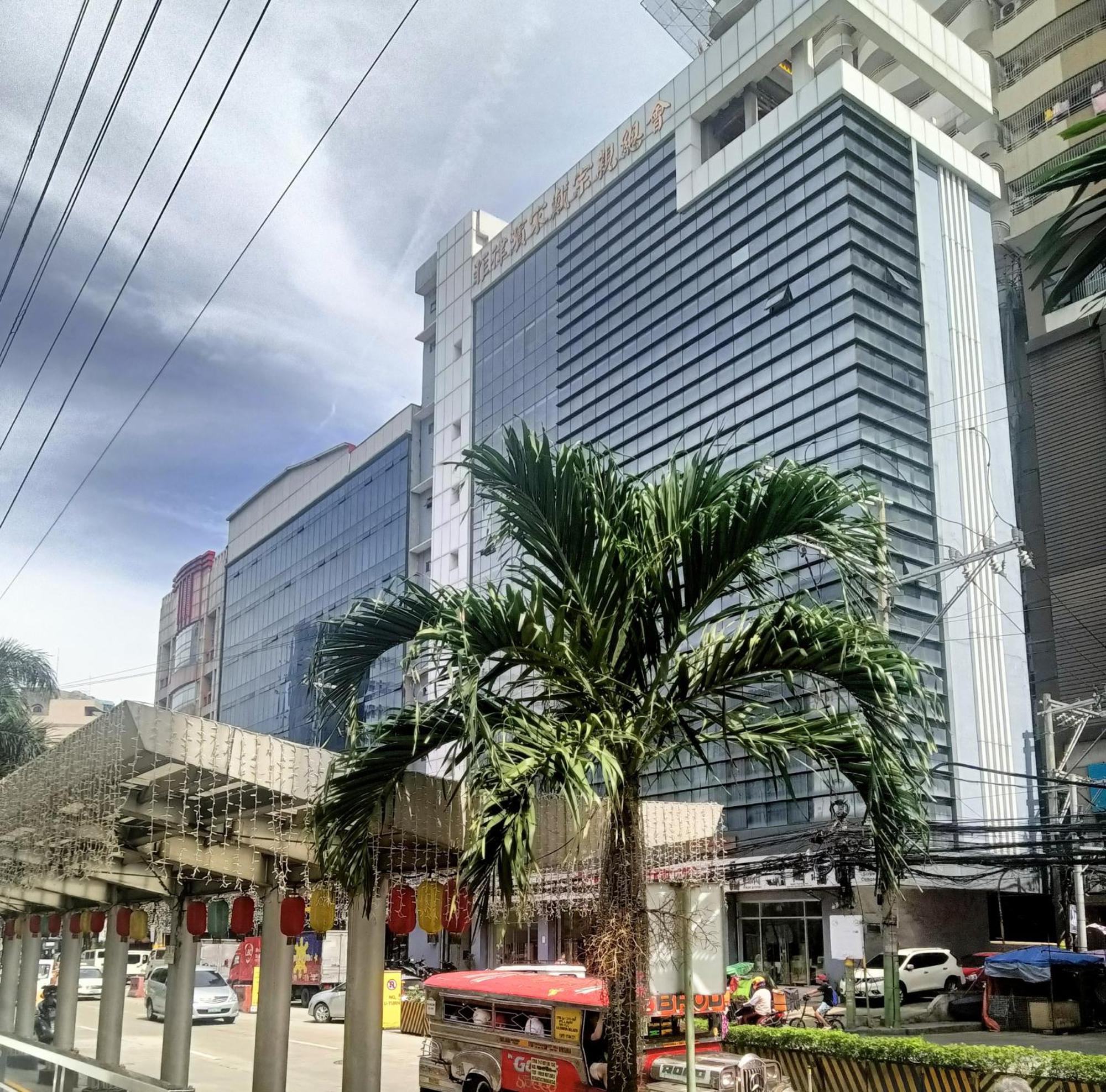 Pristine 1 Manila Bagian luar foto
