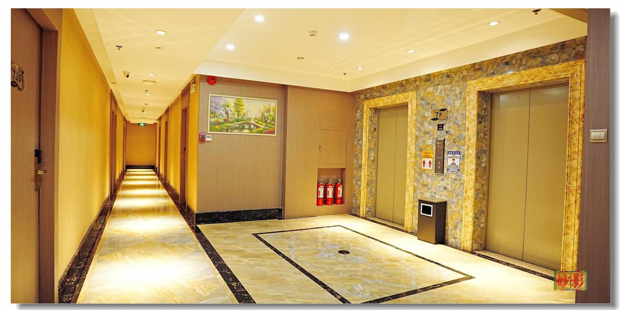 Pristine 1 Manila Bagian luar foto