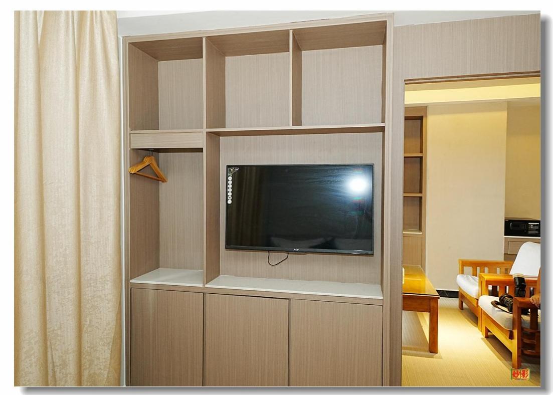 Pristine 1 Manila Bagian luar foto